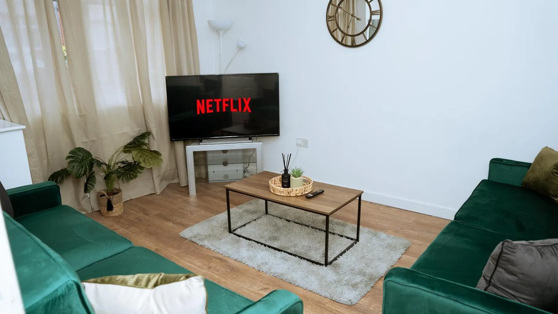 Great Home Away From Home In Leeds Close To City